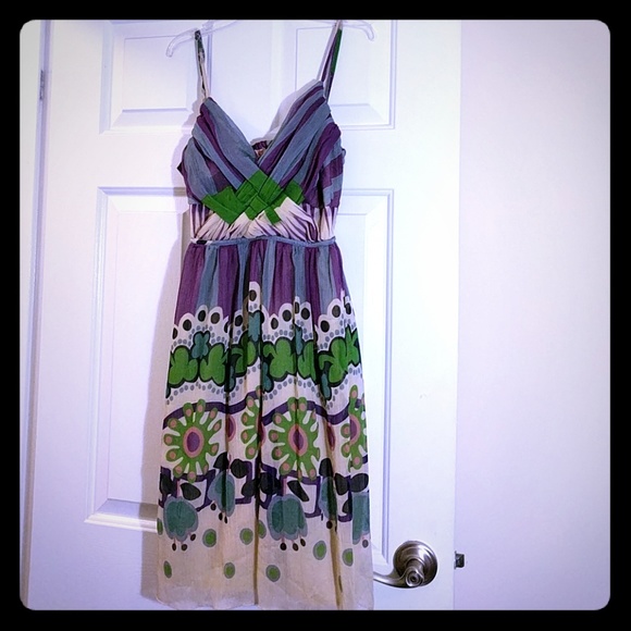 Flowy dress w/ tie string - Picture 2 of 7